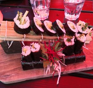 Spinat mit Erdnuss- Maki, Avocado-Maki und Maki mit Gurke+ Avocado+Rettich+Rucola at Best Friends in Wurzburg
