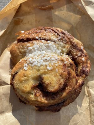 Cinnamon bun type sweet treat   at Kahvila Rakastan in Helsinki