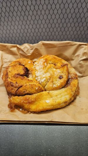 Cinnamon Bun at Kahvila Rakastan in Helsinki
