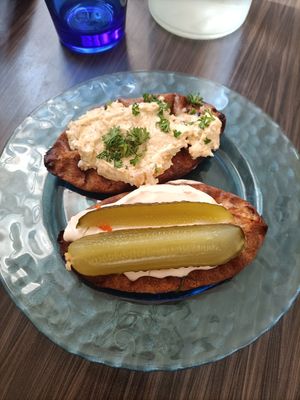 Karjalanpiirakka with pickles and with no-egg tofu at Kahvila Rakastan in Helsinki