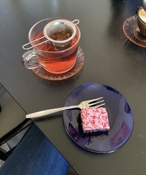Tea, raspberry-liquorice square  at Kahvila Rakastan in Helsinki