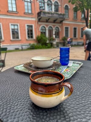 outdoors, coffee at Kahvila Rakastan in Helsinki