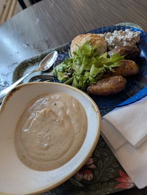 Cauliflower soup and buffet at Kahvila Rakastan in Helsinki