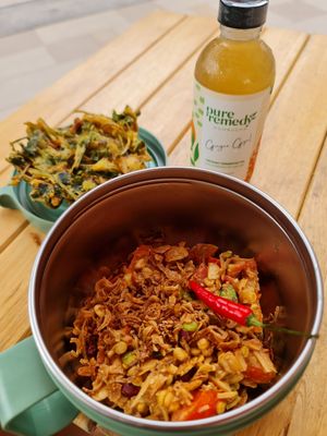 Farmers market at Gateway Ekkamai - Ginger salad with a fritter 😋 at Burmese Vegan in Bangkok