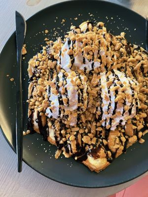 Vegan waffle 💜  at Bobo Coffee and Tea House in Haemeenlinna