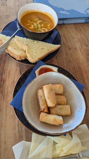 Süsskartoffelsuppe und frühlingsrollen at Strandrestaurant Werelds in The Hague