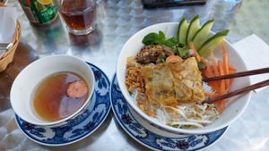  at Ola VIETNAM in Porto