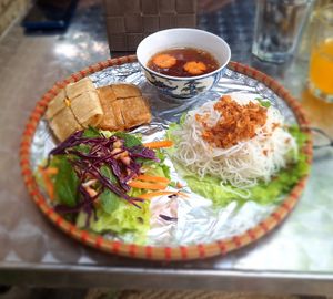 Vegan crepe with rice noodles. Very good sauce! at Ola VIETNAM in Porto