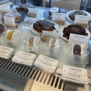 Samples  at Nuldam Space - Haebangchon in Seoul