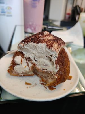 Croissant with whipped cream at Nuldam Space - Haebangchon in Seoul