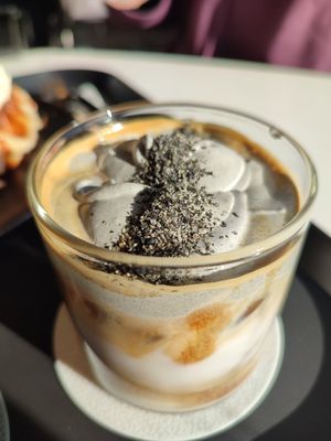 Sesame latte at Nuldam Space - Haebangchon in Seoul