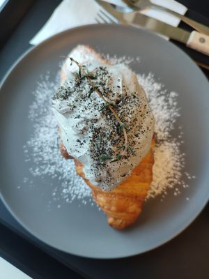  at Nuldam Space - Haebangchon in Seoul