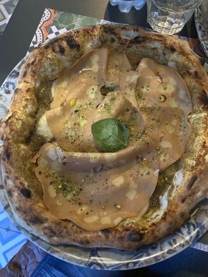 Pizza pistacchio e veg mortadellla  at Assaje in Turin