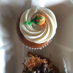 vegan cheesecake cupcake  at Green Vegetarian Cuisine at Alon in San Antonio