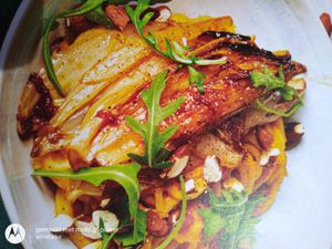 Pompoen pasta met gekarameliseerde witlof at De Vegan Box in Amsterdam