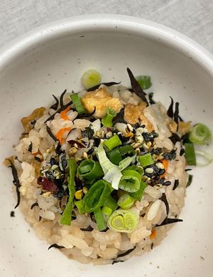 Fried tofu (yubu) and Hijiki (Tot in Korean, a kind of sea plant) rice.  at JumJumJumJumJumJum - 점점점점점점 in Seoul