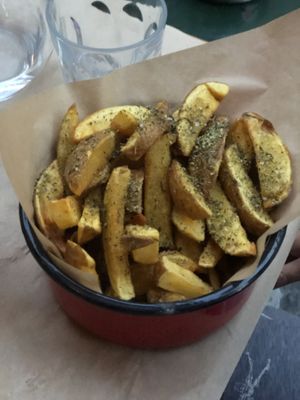 Potatoes  at The Kourmpeti - To Koypmtteti in Thessaloniki