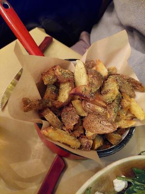 fries at The Kourmpeti - To Koypmtteti in Thessaloniki