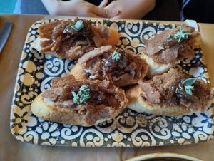 Bruschetta with "meat" at The Kourmpeti - To Koypmtteti in Thessaloniki