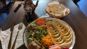 Byłam tu już dwa razy i przyjdę ponownie.Było bardzo smacznie, miła atmosfera at Mazaya in Krakow