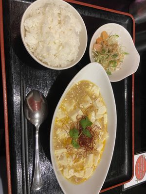 Vegan white mapo tofu lunch teishoku   at Sairaien in Tokyo