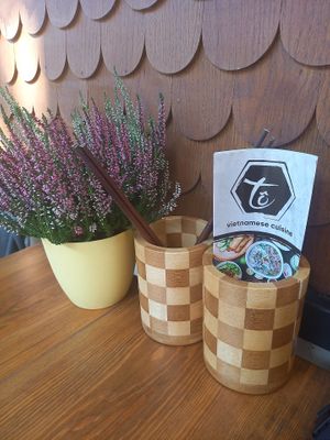 Sitzplätze außen at Tô in Dresden