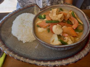 Reis mit Gemüse und Tofu in Erdnusssoße at Tô in Dresden