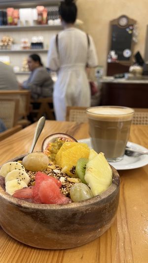 Açaí bowl   at Mercador Café in Porto