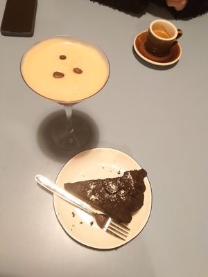 espresso martini & chocolate pie at LUDO in Ghent