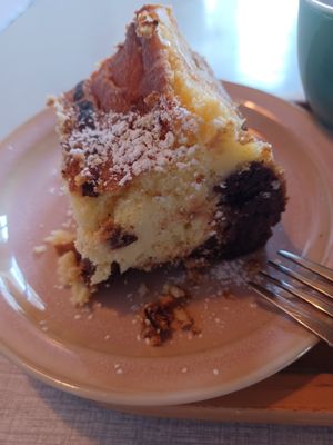 Cheesecake-brownie, delicious at LUDO in Ghent