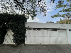 Main entrance  at La Luna Vegetariana in Guatemala City