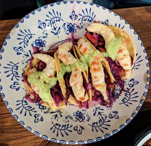 Tacos de nogamba con lombarda y guacamole at Veggira in Bilbao