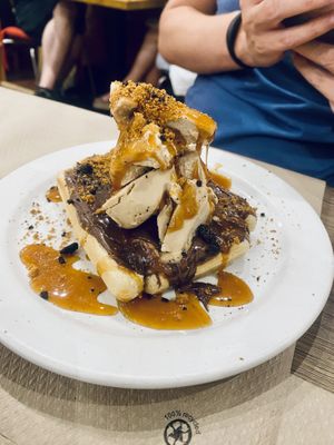 Gofre con helado  at Veggira in Bilbao