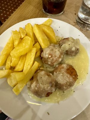 Meatballs with salsa rubia  at Veggira in Bilbao