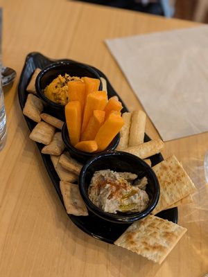 Humus con crudités at Veggira in Bilbao
