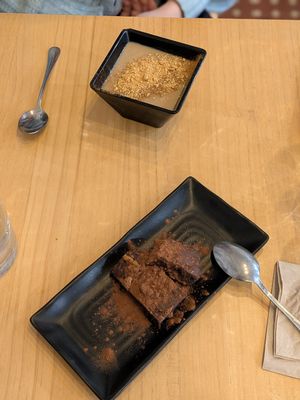 Natillas y brownie at Veggira in Bilbao