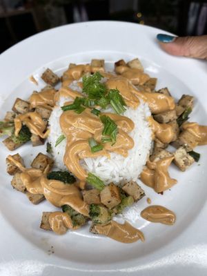 Sautéed veggies & tofu in a ginger Thai peanut sauce  #Veganuary at Love n Light in St Louis