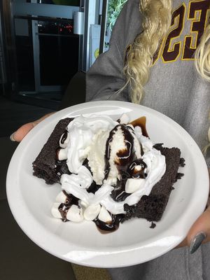Secret menu item: brownie sundae  #Veganuary at Love n Light in St Louis