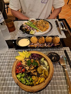 Poké bowl with mango, tofu and edamame at Poke Bowl in Koh Chang