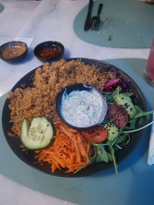 Gyros bowl at Entrega430 X Veggiezz in Linz