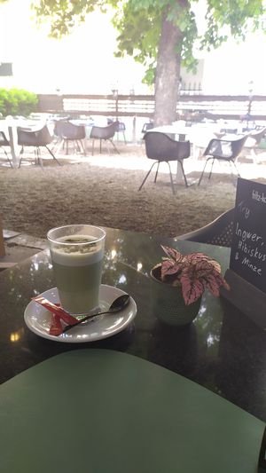 matcha latte at Entrega430 X Veggiezz in Linz