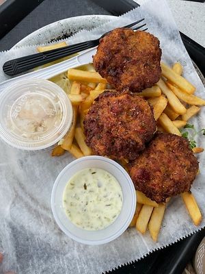 Crabcake Platter at Garden Patch by the Sea in Quincy