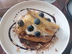 French toast with caramelised banana and whipped cream at BIG Sister in Nancy