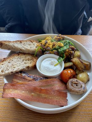 English breakfast   at BIG Sister in Nancy