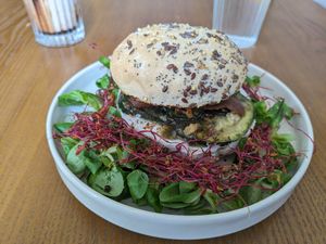 Bun with cream cheese, roasted vegetables and bacon at BIG Sister in Nancy