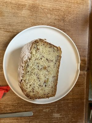 Cake du jour : banane noisette   at BIG Sister in Nancy