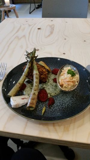 Drum-stick like haunch with monkeyweed (big portion for 21 Euro) at Plantenköök in Bremen