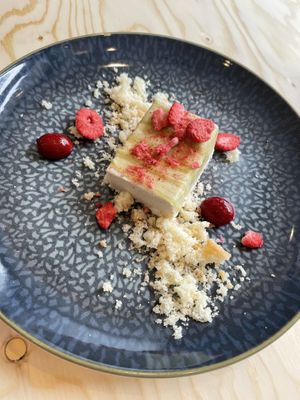 Vegan rhubarb cheese cake - Plantenköök, Bremen, Germany  at Plantenköök in Bremen
