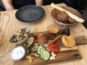 Gemüseteller 14€  at Plantenköök in Bremen