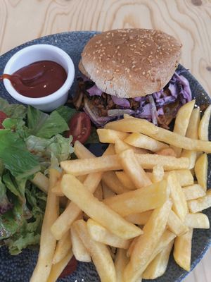 Pulled pork burger at Plantenköök in Bremen